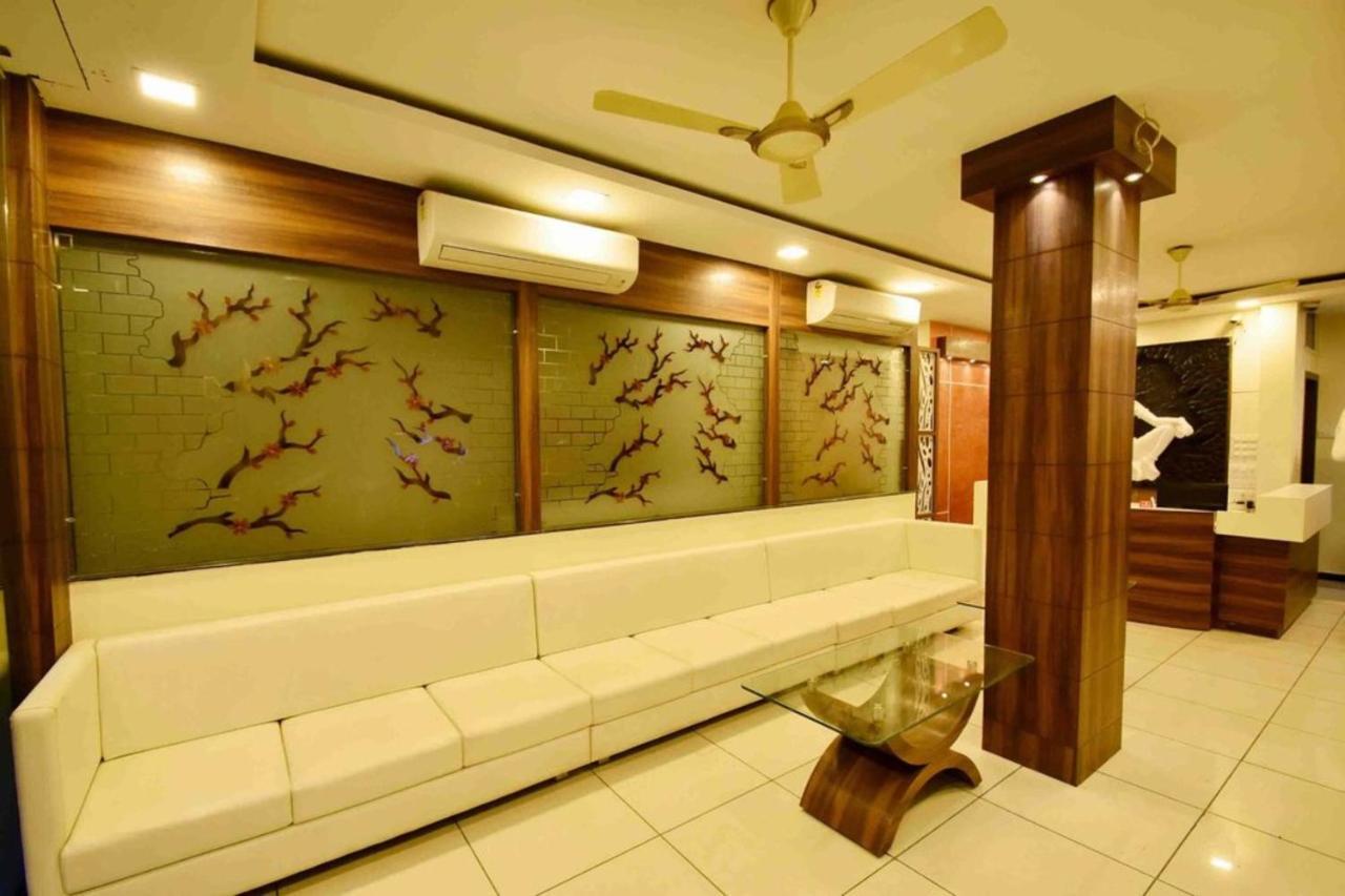 Hotel Satyug Ujjain Eksteriør billede