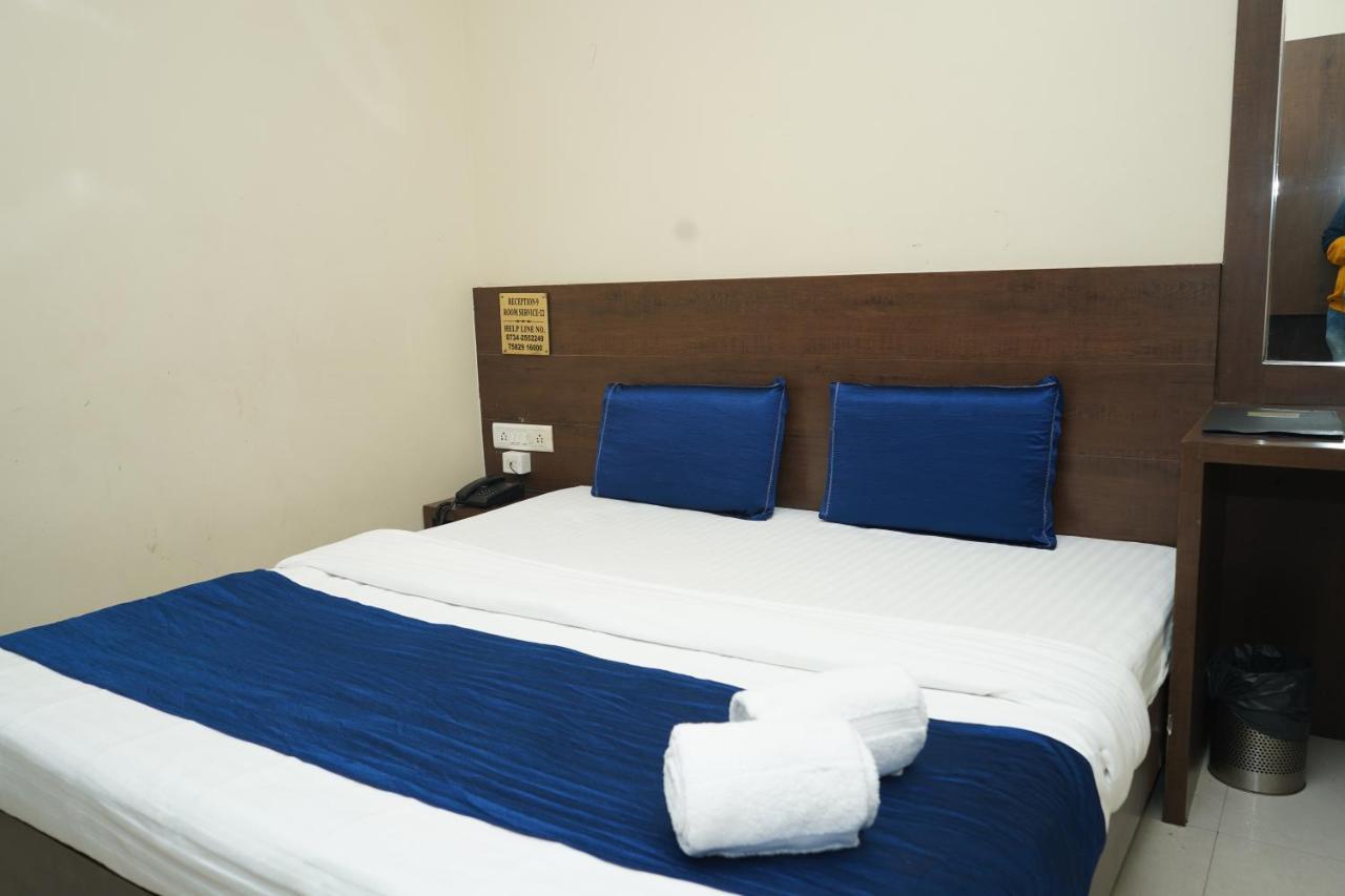 Hotel Satyug Ujjain Eksteriør billede