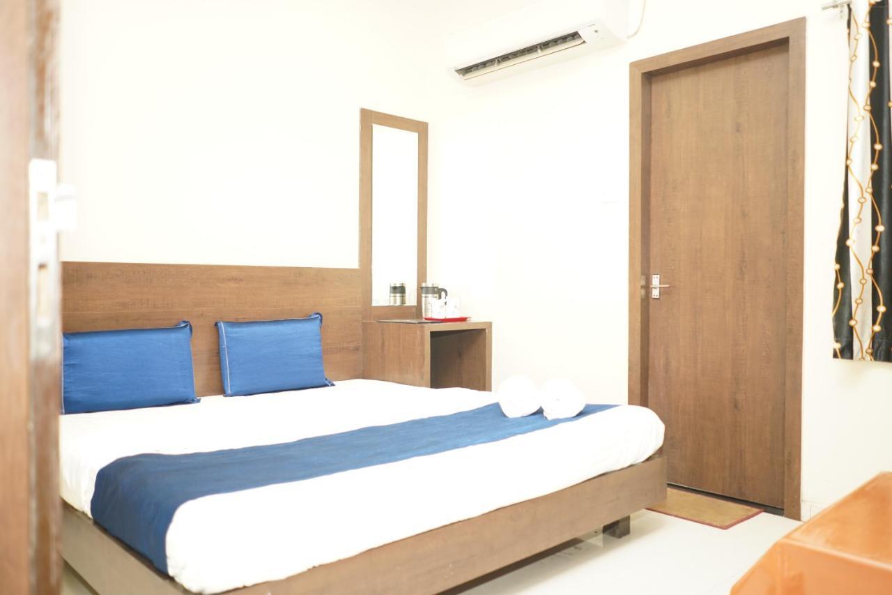 Hotel Satyug Ujjain Eksteriør billede