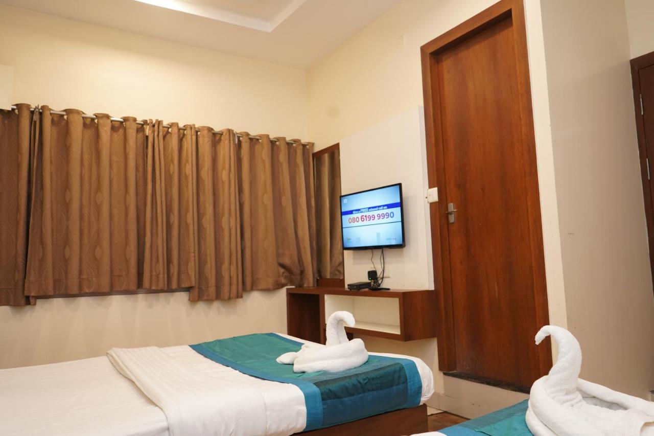 Hotel Satyug Ujjain Eksteriør billede