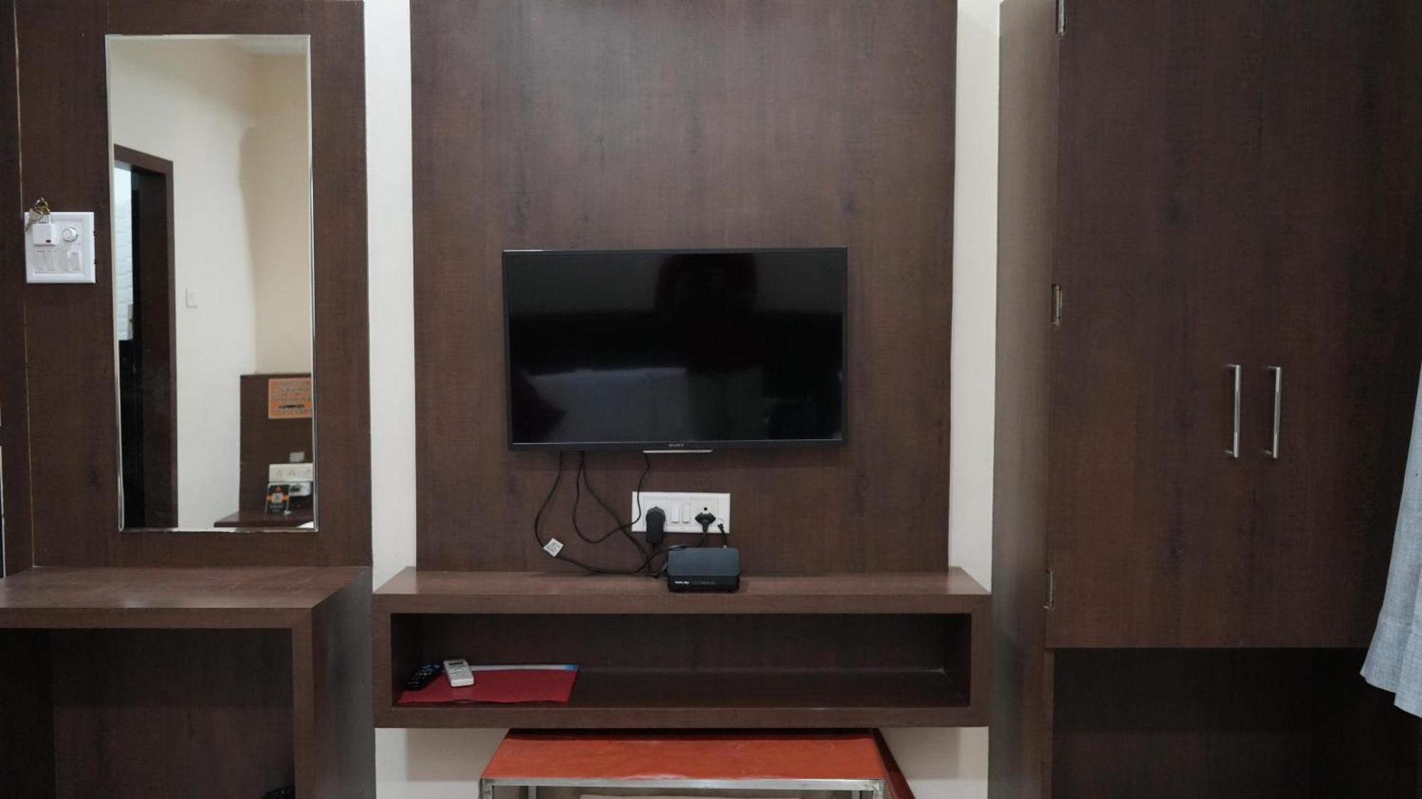 Hotel Satyug Ujjain Eksteriør billede