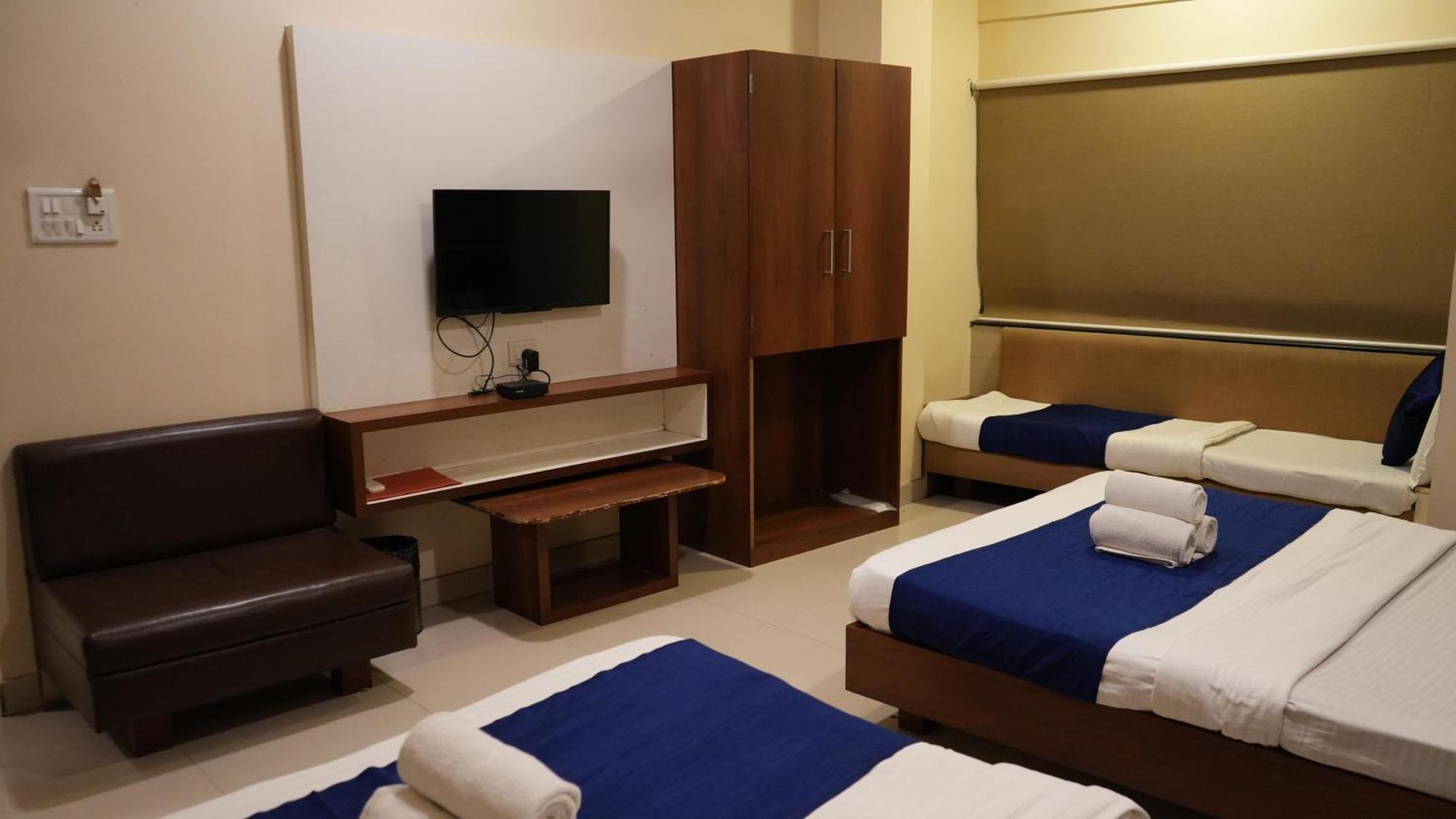Hotel Satyug Ujjain Eksteriør billede