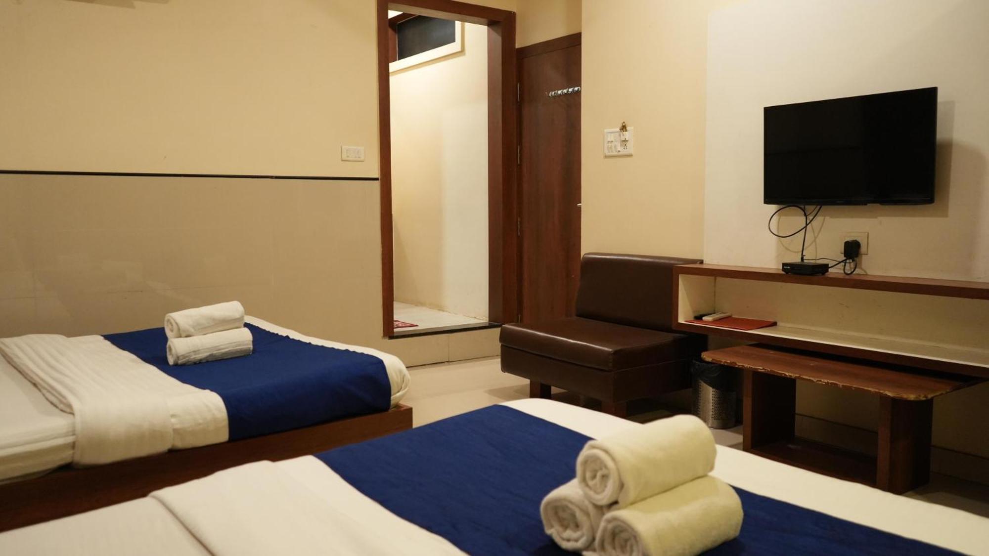 Hotel Satyug Ujjain Eksteriør billede