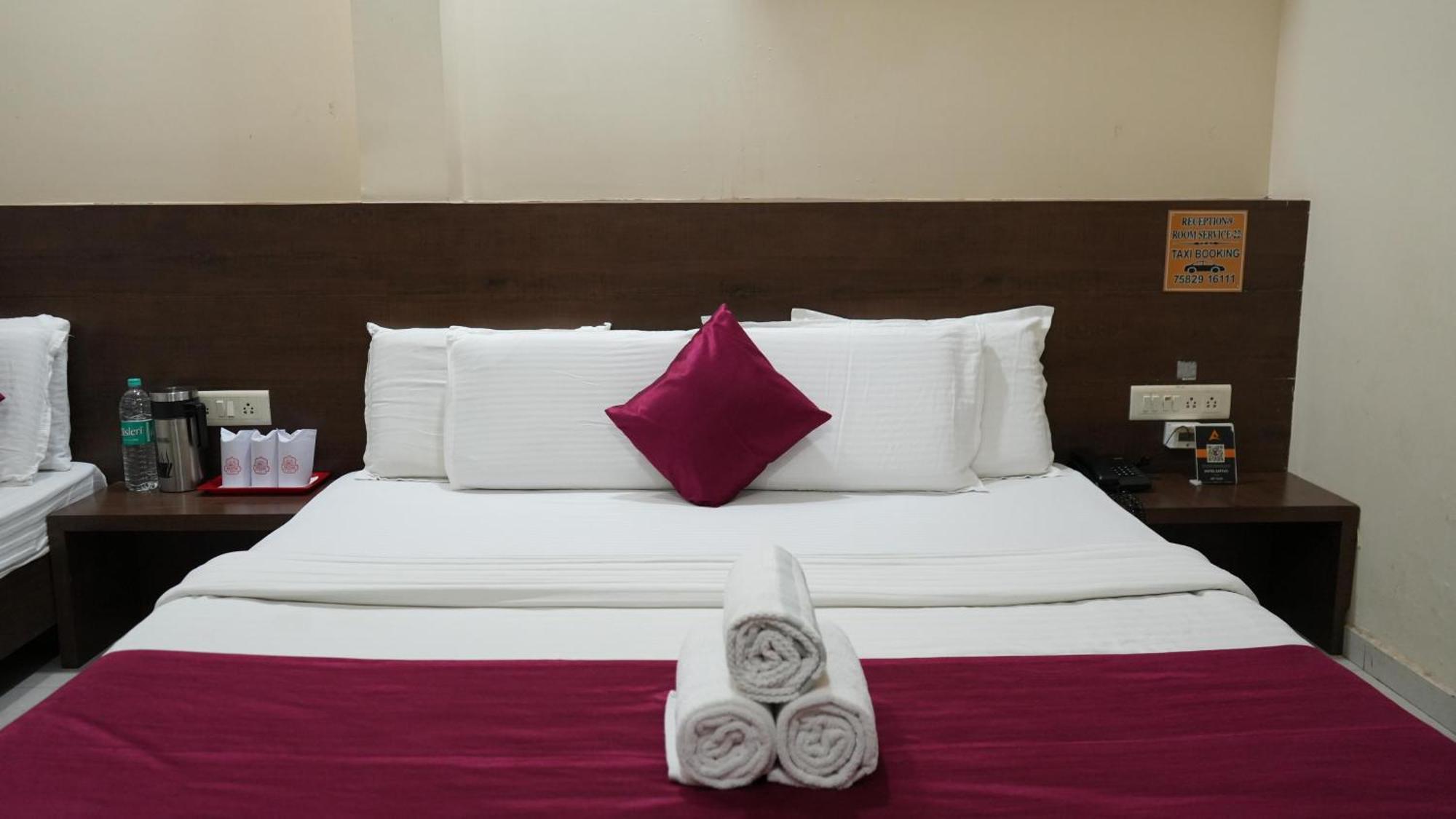 Hotel Satyug Ujjain Eksteriør billede