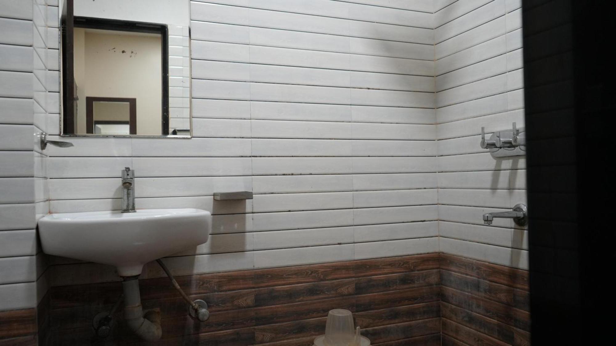 Hotel Satyug Ujjain Eksteriør billede